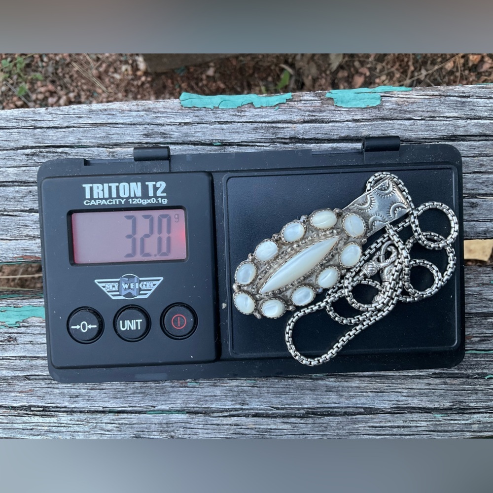 🌙 Native American Mother of Pearl Pendant & Thai Silver Chain - Picture 11 of 13